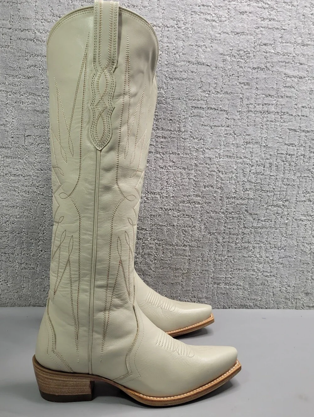 Tecovas The Loretta Women's Size US 6B Cream Cowgirl Boots.